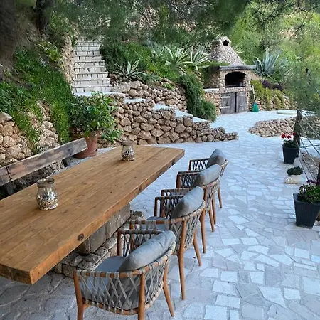 Apartman Vela Sollis *
