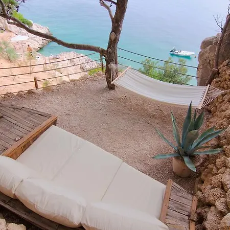 Vela Sollis * Marusici (Split-Dalmatia)