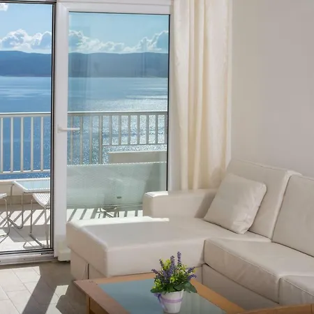 Vela Sollis Apartment *