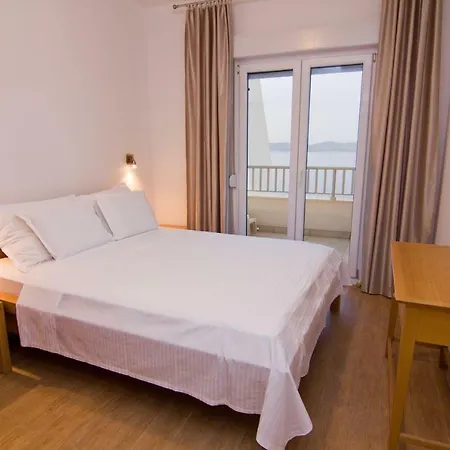 Vela Sollis * Marusici (Split-Dalmatia)