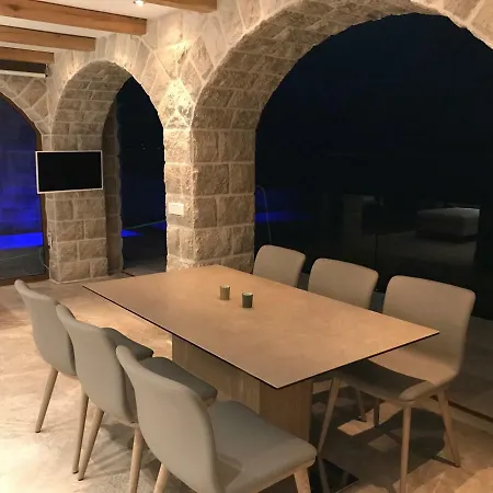 Vela Sollis Apartment *