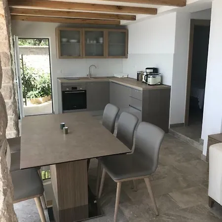 Vela Sollis Apartment