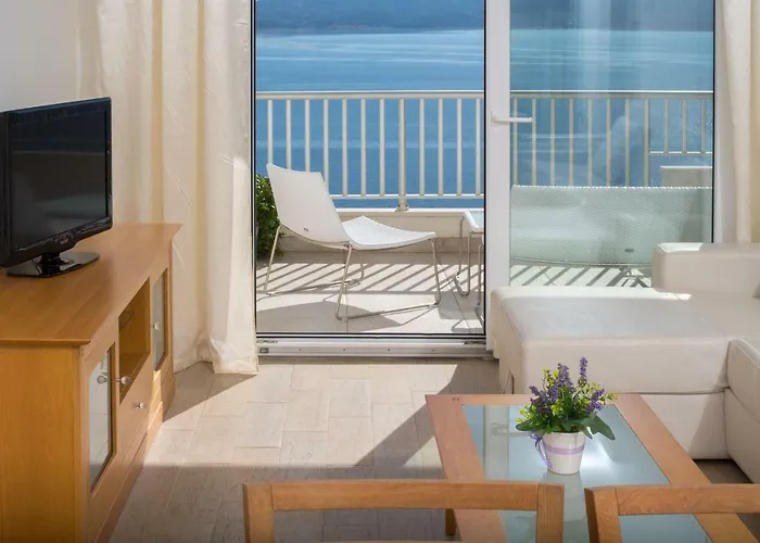 Vela Sollis * Marusici (Split-Dalmatia)